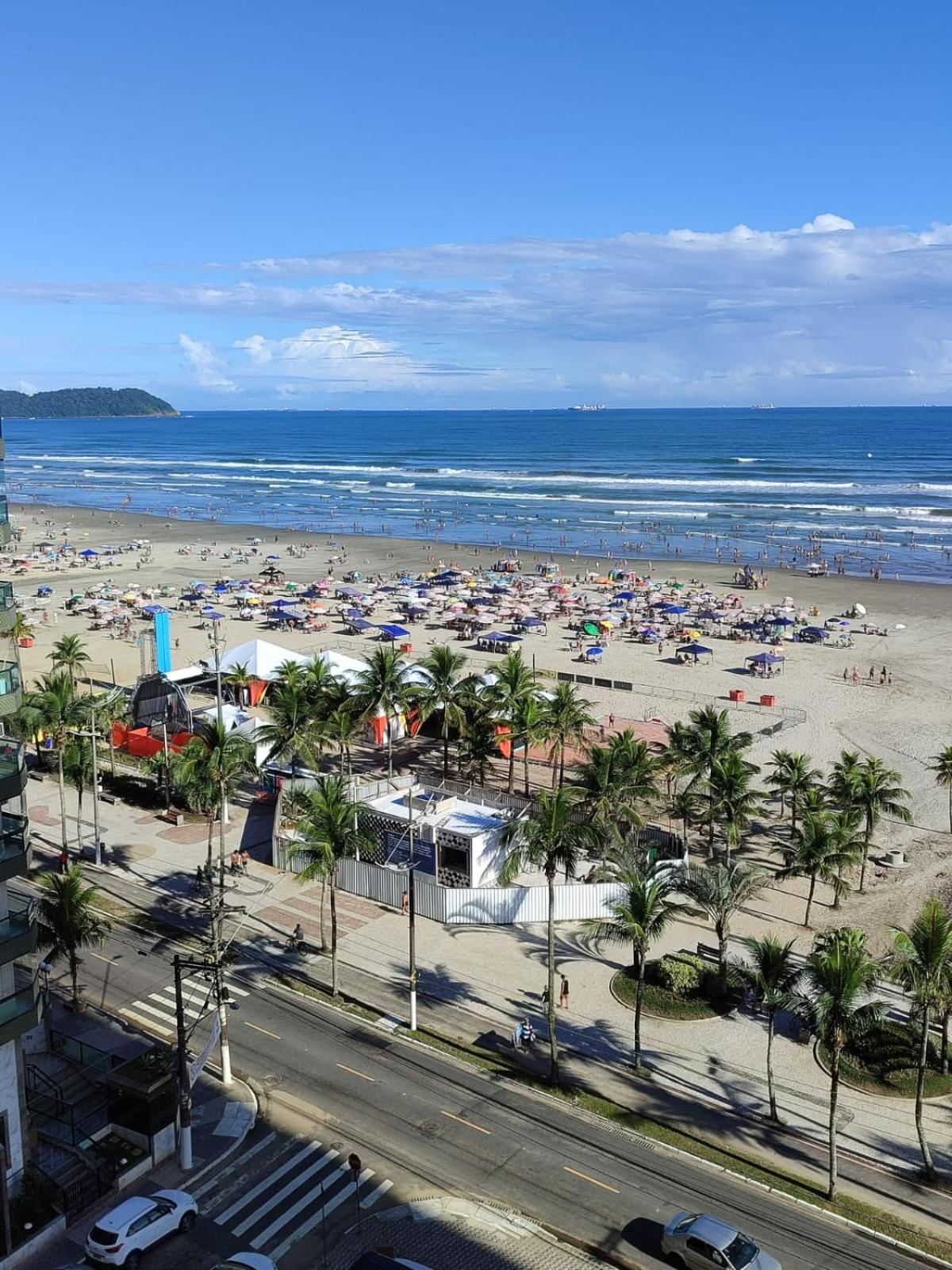 Em Frente Ao Mar